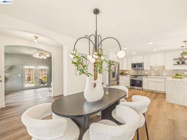 36340 Cypress Point Dr, Newark, CA 94560