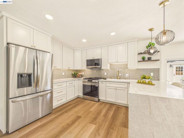36340 Cypress Point Dr, Newark, CA 94560