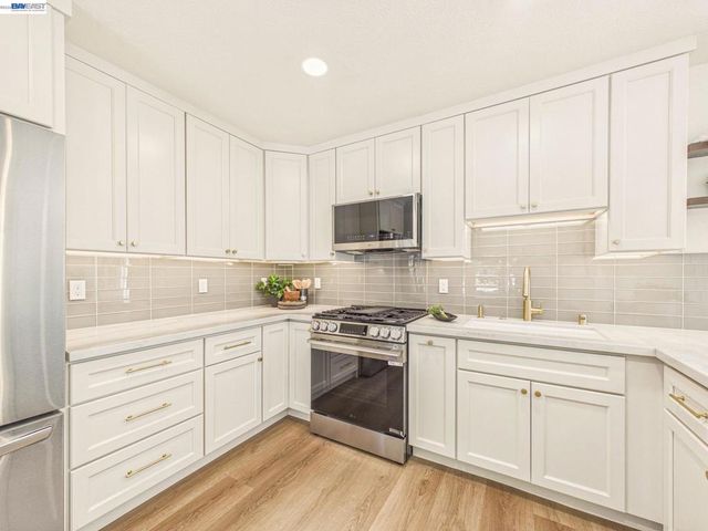 36340 Cypress Point Dr, Newark, CA 94560