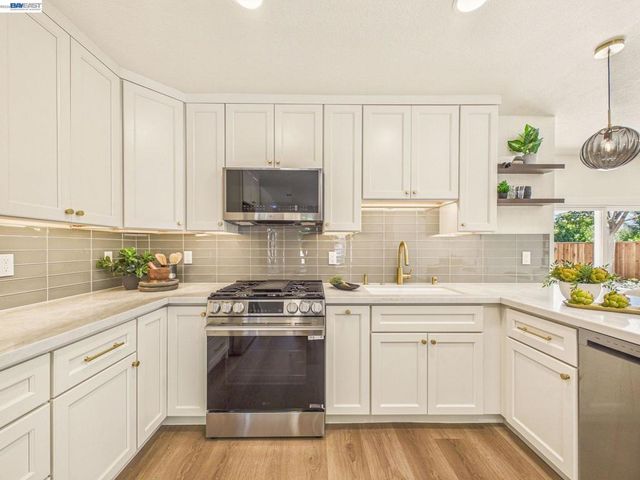 36340 Cypress Point Dr, Newark, CA 94560