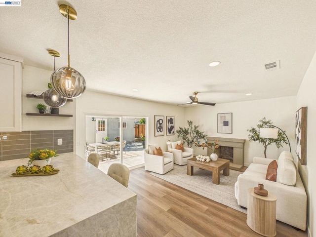 36340 Cypress Point Dr, Newark, CA 94560