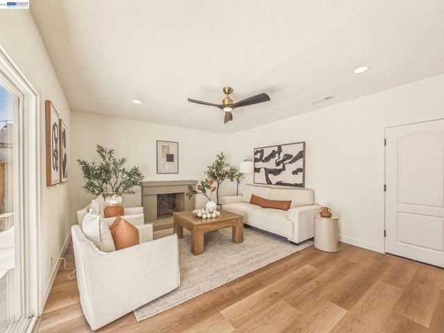 36340 Cypress Point Dr, Newark, CA 94560