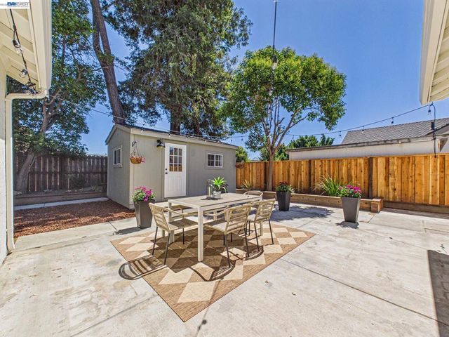 36340 Cypress Point Dr, Newark, CA 94560