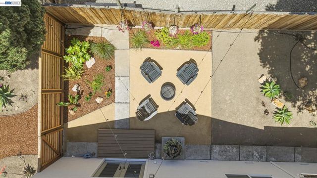 36340 Cypress Point Dr, Newark, CA 94560
