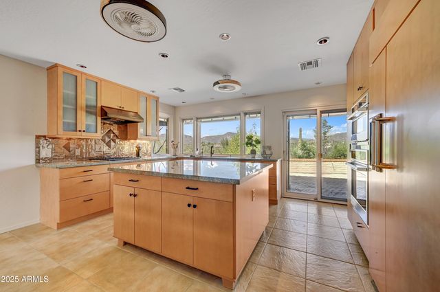 6601 E LONE MOUNTAIN Road N, Cave Creek, AZ 85331