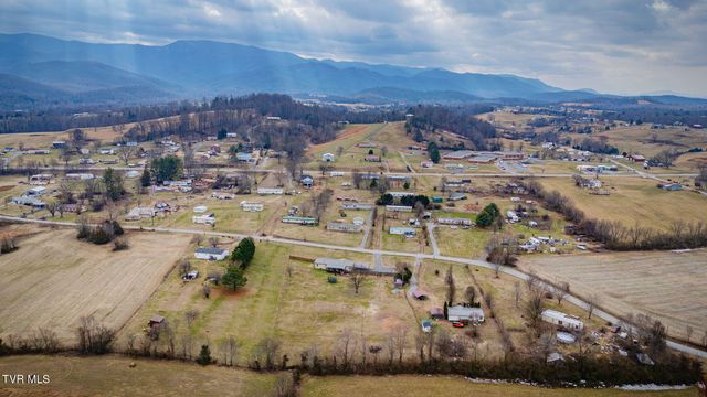 1576 Corby Bridge Road, Chuckey, TN 37641