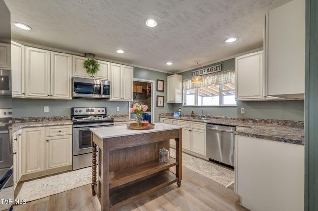 1576 Corby Bridge Road, Chuckey, TN 37641