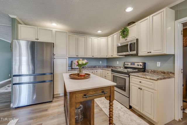 1576 Corby Bridge Road, Chuckey, TN 37641