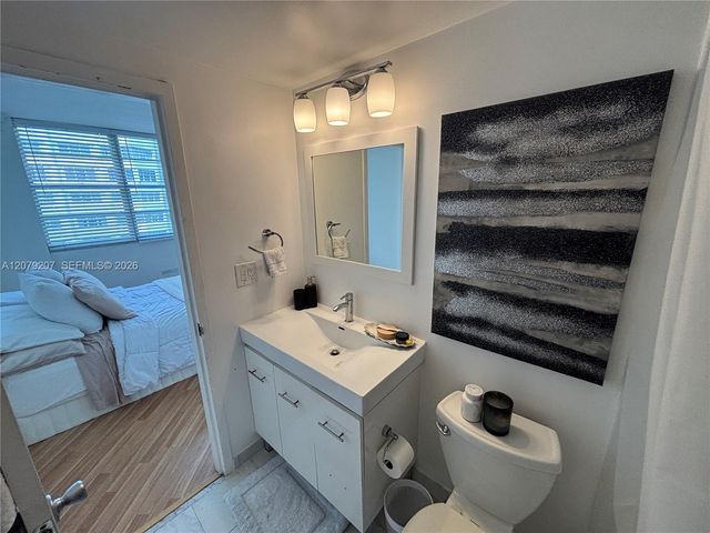 999 Brickell Bay Drive 1105, Miami, FL 33131