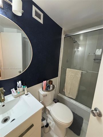 999 Brickell Bay Drive 1105, Miami, FL 33131
