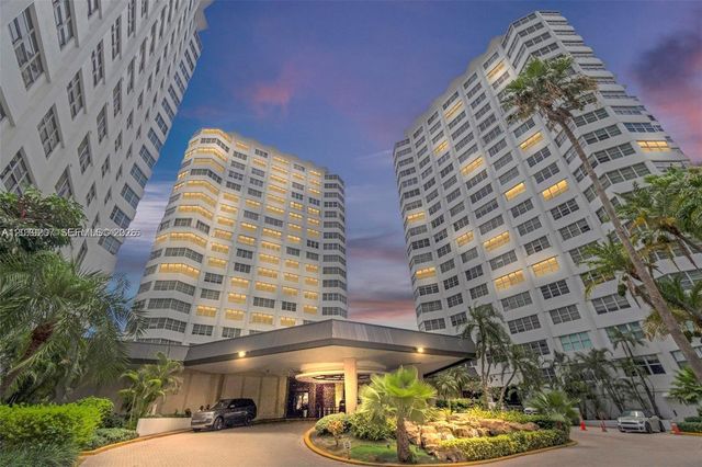 999 Brickell Bay Drive 1105, Miami, FL 33131