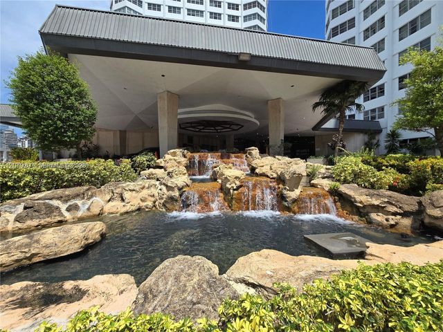 999 Brickell Bay Drive 1105, Miami, FL 33131