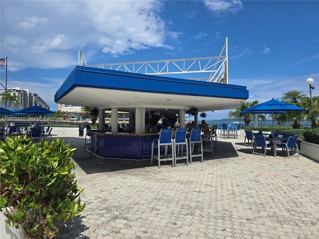 999 Brickell Bay Drive 1105, Miami, FL 33131