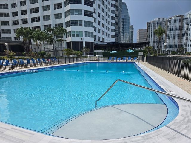 999 Brickell Bay Drive 1105, Miami, FL 33131