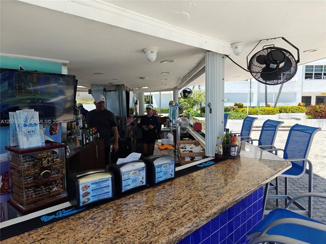 999 Brickell Bay Drive 1105, Miami, FL 33131
