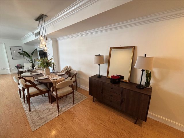 999 Brickell Bay Drive 1105, Miami, FL 33131