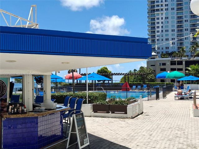 999 Brickell Bay Drive 1105, Miami, FL 33131
