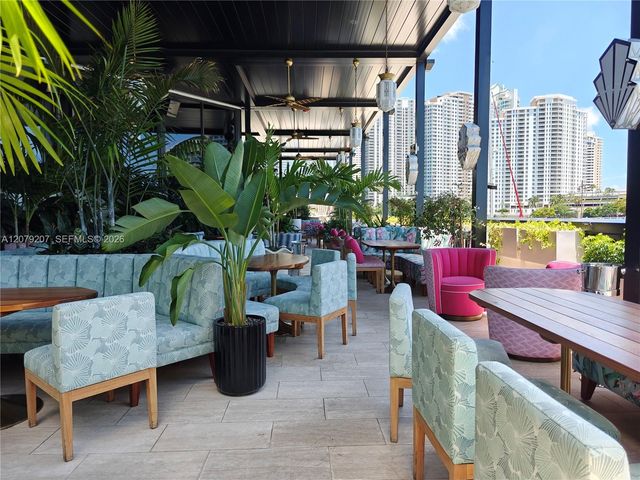 999 Brickell Bay Drive 1105, Miami, FL 33131