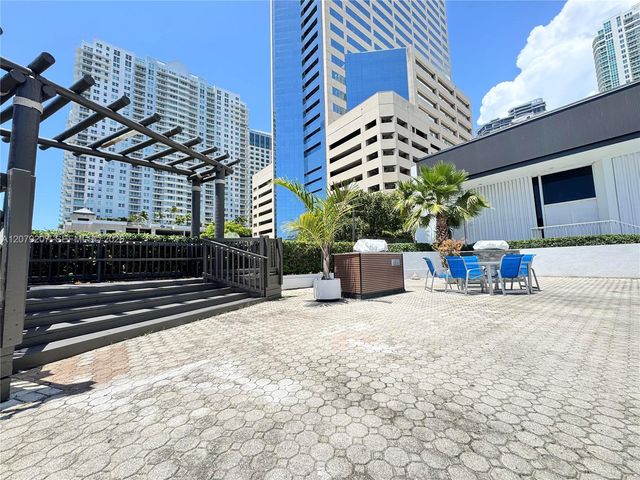 999 Brickell Bay Drive 1105, Miami, FL 33131