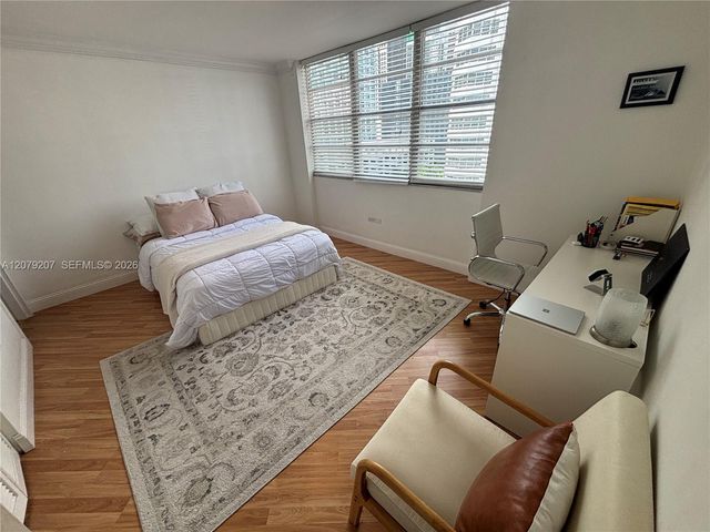 999 Brickell Bay Drive 1105, Miami, FL 33131