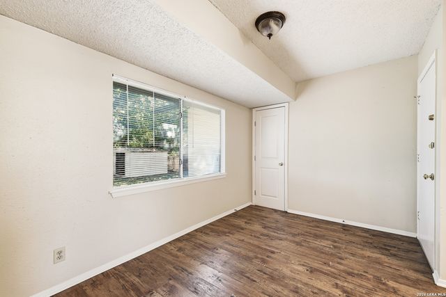 5416 RAMBOWLLETTE DR, San Antonio, TX 78247