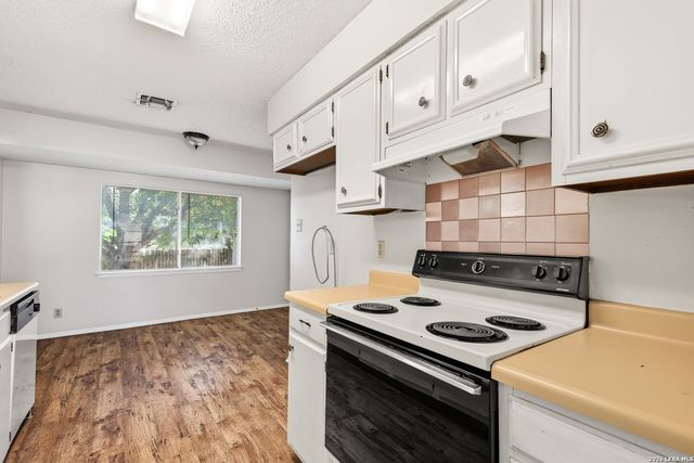 5416 RAMBOWLLETTE DR, San Antonio, TX 78247