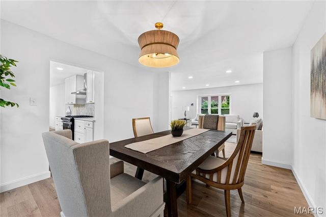 12518 Woodstream Drive, St Louis, MO 63138