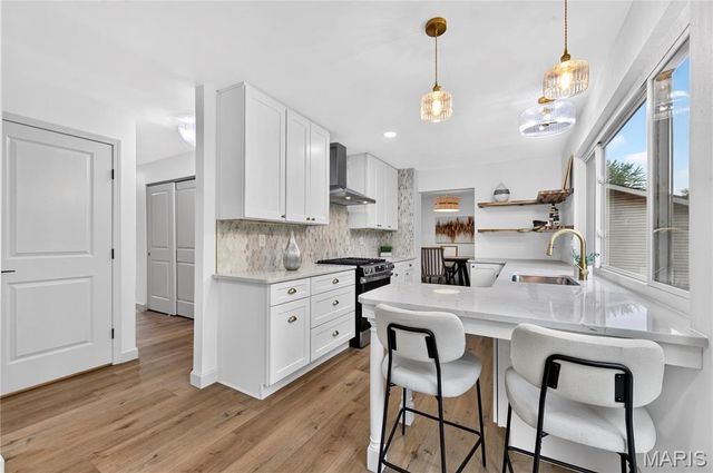 12518 Woodstream Drive, St Louis, MO 63138