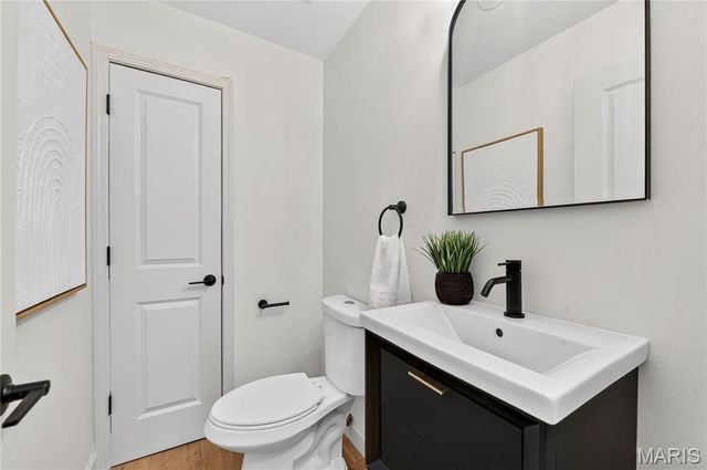 12518 Woodstream Drive, St Louis, MO 63138