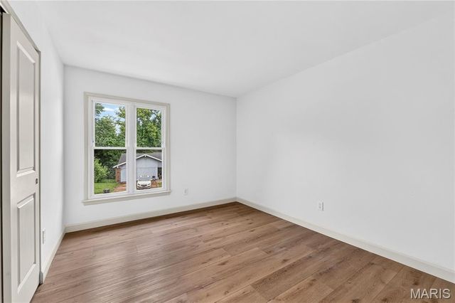 12518 Woodstream Drive, St Louis, MO 63138