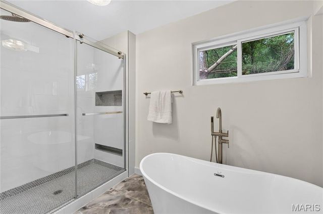 12518 Woodstream Drive, St Louis, MO 63138