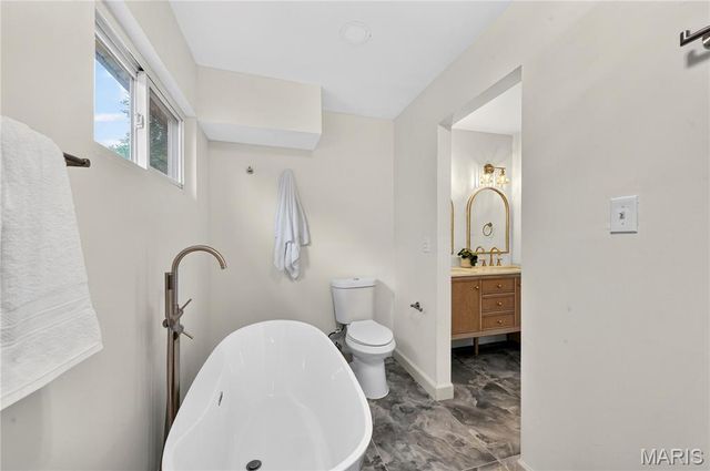 12518 Woodstream Drive, St Louis, MO 63138