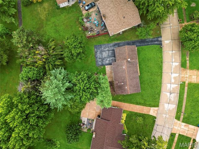 12518 Woodstream Drive, St Louis, MO 63138