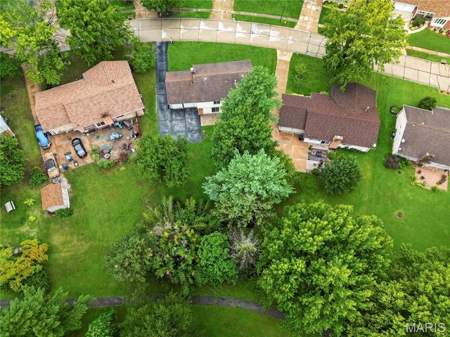 12518 Woodstream Drive, St Louis, MO 63138