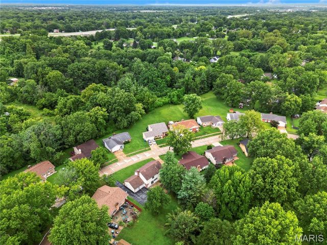 12518 Woodstream Drive, St Louis, MO 63138