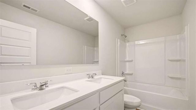 100 Oakchase Park Lane, Hampton, GA 30228