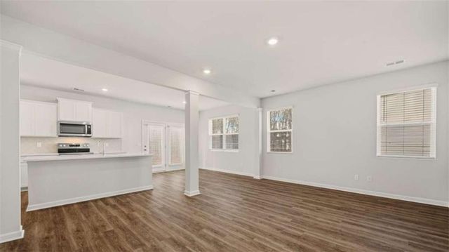 100 Oakchase Park Lane, Hampton, GA 30228