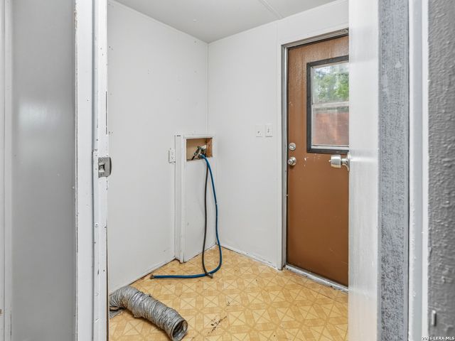 10323 HILLBROOK RD, Schertz, TX 78108