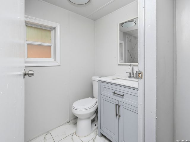 10323 HILLBROOK RD, Schertz, TX 78108