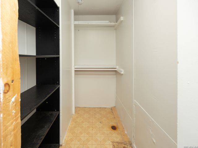 10323 HILLBROOK RD, Schertz, TX 78108