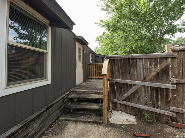10323 HILLBROOK RD, Schertz, TX 78108