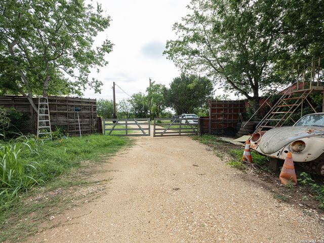 10323 HILLBROOK RD, Schertz, TX 78108