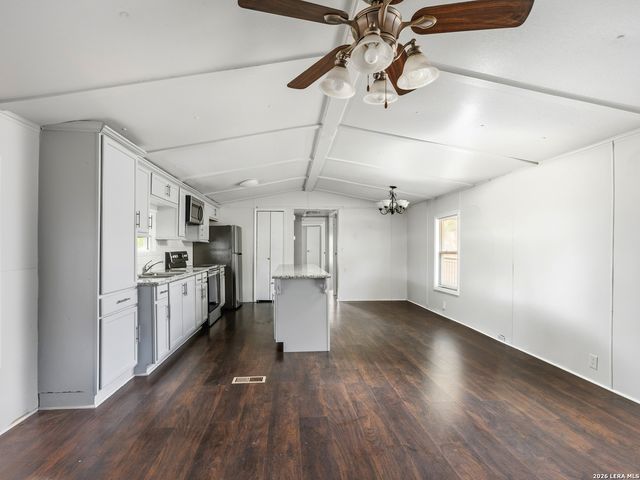10323 HILLBROOK RD, Schertz, TX 78108