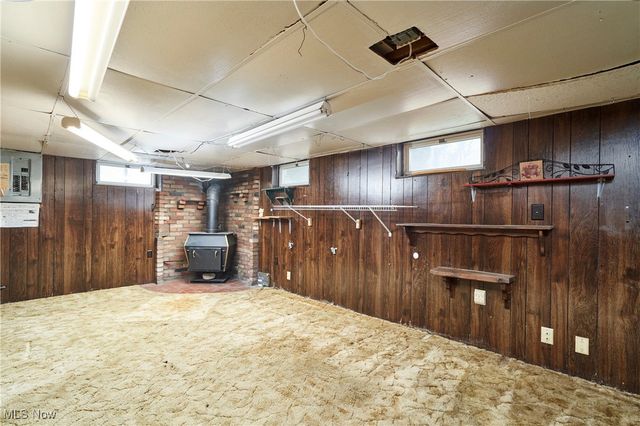 305 Hayes Avenue, Cuyahoga Falls, OH 44221