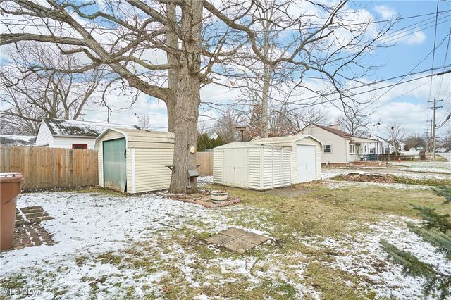 305 Hayes Avenue, Cuyahoga Falls, OH 44221