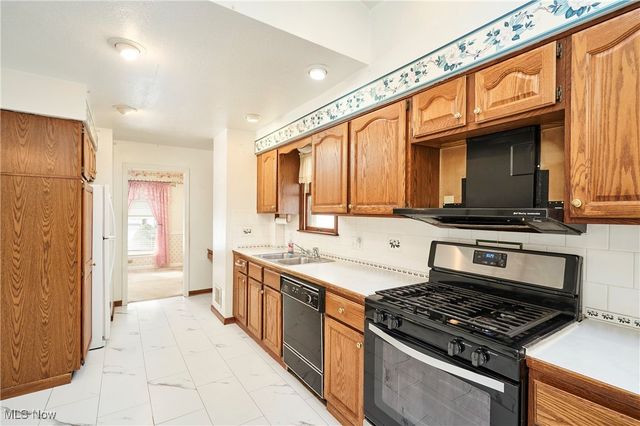 305 Hayes Avenue, Cuyahoga Falls, OH 44221