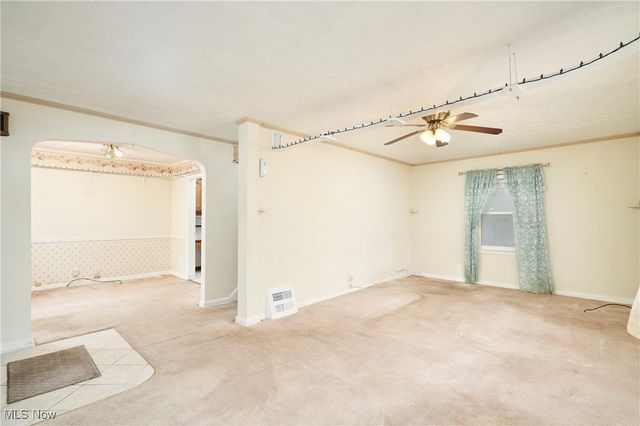 305 Hayes Avenue, Cuyahoga Falls, OH 44221