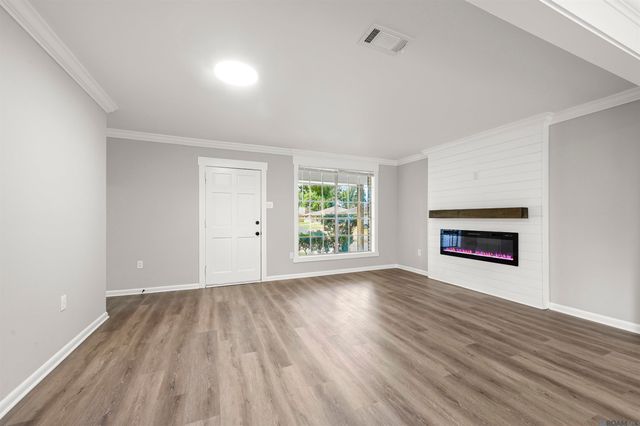 6415 Vineyard Dr, Baton Rouge, LA 70812
