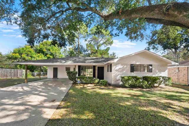 6415 Vineyard Dr, Baton Rouge, LA 70812