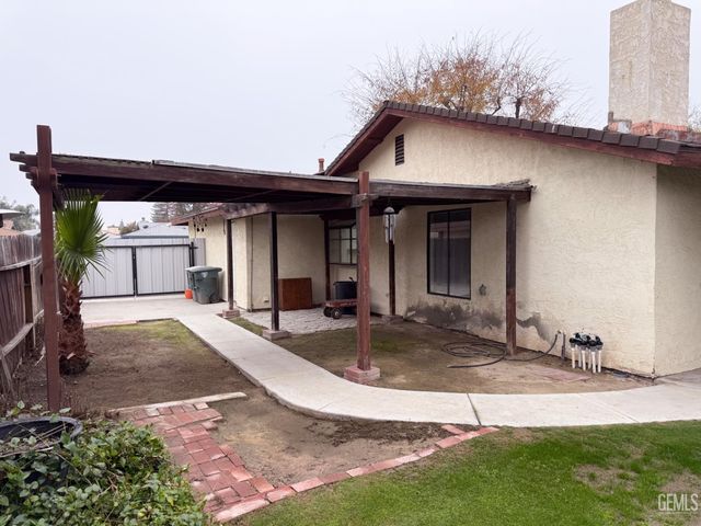 3105 Fortune Street, Bakersfield, CA 93313